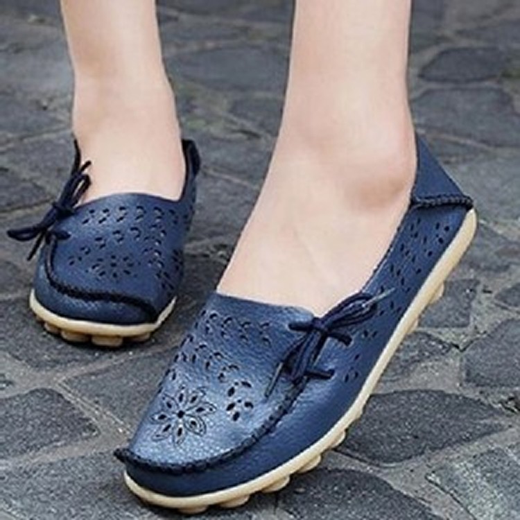 真皮牛筋底防滑鏤空雕花豆豆/懶人鞋★耐震透氣★