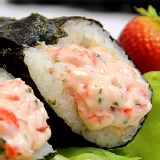 櫻花蝦沙拉 沙拉上灑上滿滿的櫻花蝦口味香甜可口