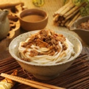 北京炸醬麵含運費(100盒以上) 北京炸醬麵含運費 特價：$23