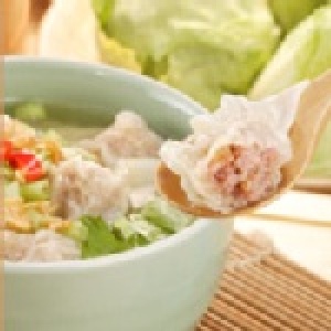鮮肉餛飩湯 特價：$25