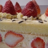 北海道雙層草莓蛋糕~~季節限定！！ 10月1日開跑！出貨日另行通知，能接受者再下訂單喔！