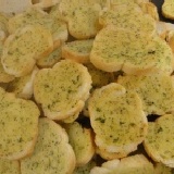 法式奶油薄片 ~~ 蒜味 香香酥酥，吃膩了甜食嗎？來點不一樣的吧？