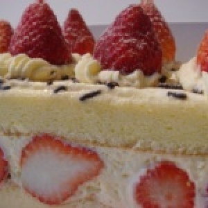 北海道雙層草莓蛋糕~~季節限定！！ 特價：$320