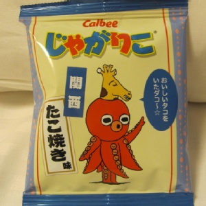 日本超人氣名產~Calbee長頸鹿薯條(章魚燒口味) 特價：$60