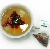 日式玫瑰油切綠茶 採用日本環保茶包包裝技術並置放於三角立體茶包內~好喝又健康!!
