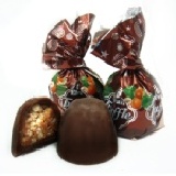 榛果醬米香松露巧克力 榛果醬混搭鬆脆米果與巧克力聯合演了一場精采好戲，米果香氣與扎實口感帶出威化香甜，又是一口接一口的好戲 特價：$50