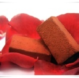 Flora 72%法式玫瑰生巧克力迷你包 特價：$125