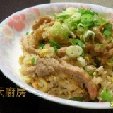 肉絲蛋炒飯 肉絲滑嫩好入口 特價：$55