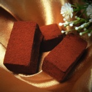 Flora 家庭號法芙娜阿庇諾85%生巧克力
