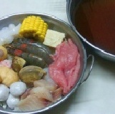 和風海鮮鍋 海陸綜合口味 純正日式昆布柴魚高湯，充滿柴魚鮮香味，店長首推！ 特價：$145