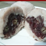 金芋屋 金芋球(紅豆) 巨無霸紅豆金芋球--嚴選大甲芋頭、萬丹紅豆、瑞穗鮮乳及糖 黃金比例製作(天然無添加) 特價：$45