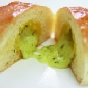 【巴特里】“拉絲”起司蒜味餐包 ＊
