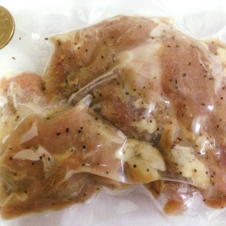 老家無骨三杯雞 (基底調味) 。