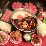 麻辣鍋底 (小辣) + 大腸頭 特價：$360