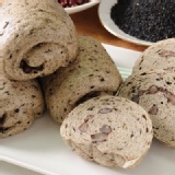 芝麻紅豆饅頭 每包五顆 特價：$75