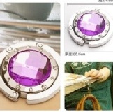 時尚包包掛鉤 ！有包包的MM必備啦 隨機不選款出貨！ 特價：$89