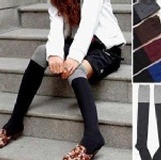 雙色中統襪(及膝襪) 一律隨機給喔。 特價：$19