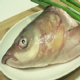 生鮮草魚頭 特價：$140