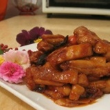 宮保雞丁 年菜(去骨雞腿仁)總重量5~600g 特價：$220