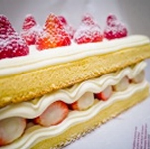 北海道雙層草莓蛋糕 特價：$320