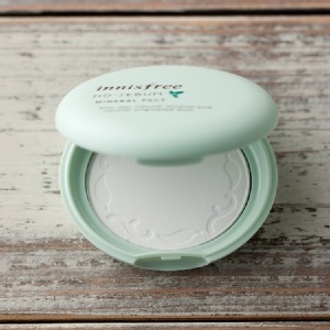 innisfree綠茶控油粉餅