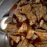 滷香花干 紅燒牛肉湯汁熬煮，香辣夠味