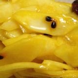 林家私房涼拌菜-百香青木瓜 涼爽開胃的百香果搭配酵素多多的青木瓜，女性回購率最高！