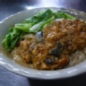 四號乾麵（紅油皮蛋1大、1小、特製麻醬、手工蕎麥薏麵5坨） 特價：$230