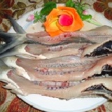 生鮮虱目魚骨 (600g+-10g)魚骨含豐富鈣質促進小孩腦力發育產後補身可加入中藥燉煮俗稱精力湯