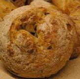 葡萄麥籽 (大)獨特火山造型 天然麥茶籽搭配加州葡萄乾 麥香香氣濃郁營養加倍 圓直徑16公分 中心點高度7公分 特價：$99