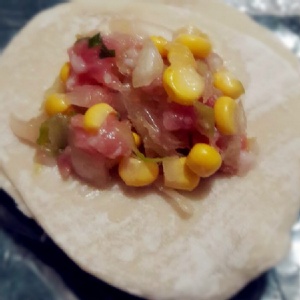 高麗菜玉米手工手餃 特價：$110