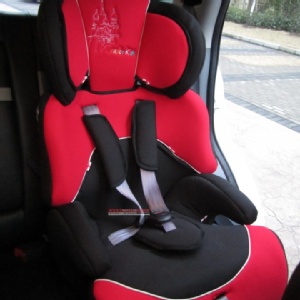 汽車安全座椅(九個月~12歲使用)