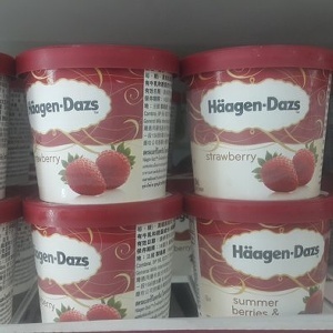 Häagen-Dazs 冰淇淋 草莓口味 迷你杯