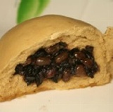 黑糖紫米紅豆包 特價：$40