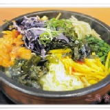香噴噴石鍋燒呼呼大滿足韓國石鍋野菜拌飯原價120特價99 特價:$99 香噴噴石鍋燒呼呼大滿足韓國石鍋野菜拌飯原價120特價99 特價:$99