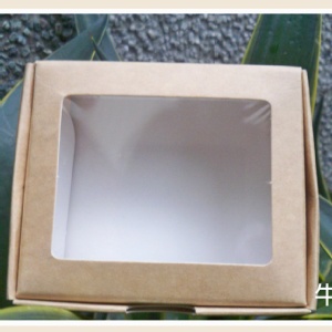 E-2028四方盒貼窗牛皮牛皮紙包裝紙盒展示盒牛皮盒