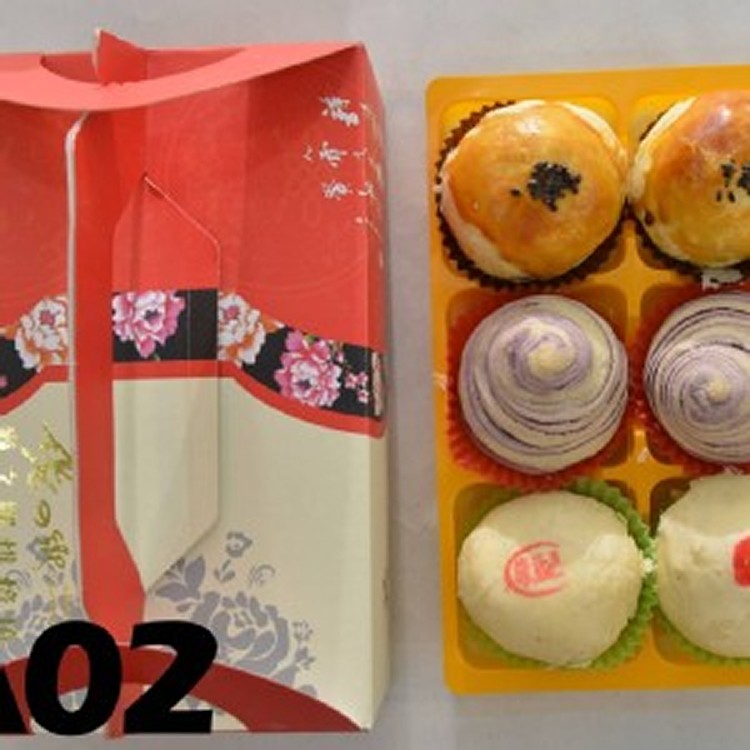 A02：蛋黃酥2(豆沙、香菇)、芋頭蛋黃酥2 綠豆魯肉2