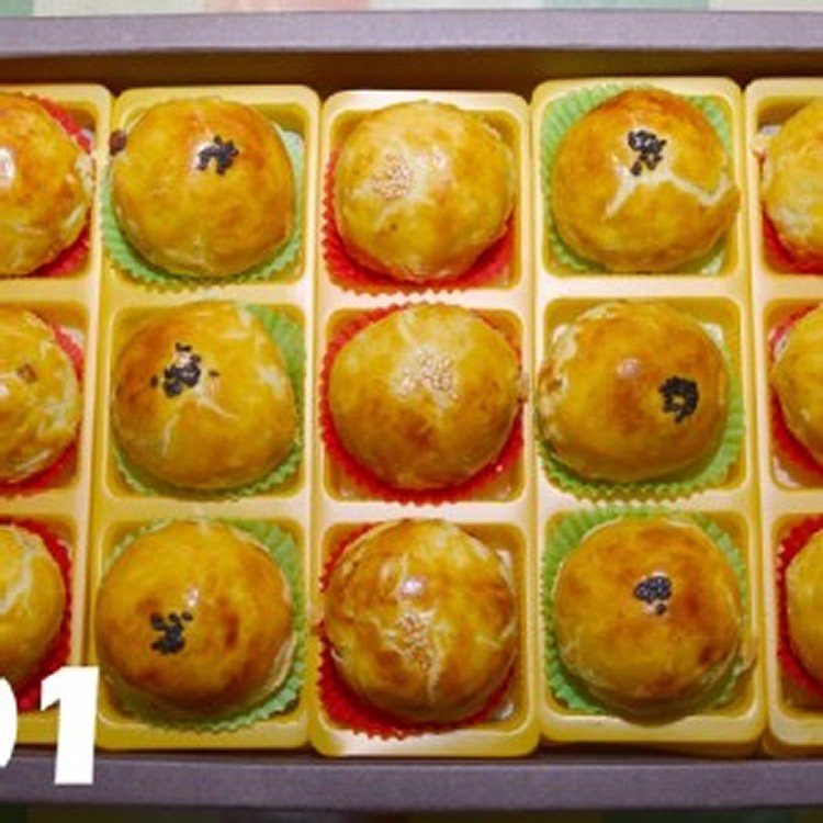 D01：蛋黃酥15(豆沙8、香菇7)