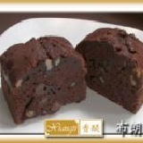 手工蛋糕－布朗尼 (招牌)超濃的巧克力,內含大量核桃粒。巧克力豆(長條16.5X8cm)含核桃.巧克力豆