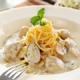 奶油白醬嫩雞 (不含麵) 特價：$35