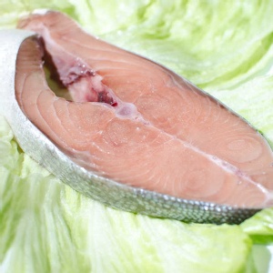 鮭魚切片 阿拉斯加野生鮭魚.不是吃飼料長大的,顏色是自然的粉橘色,也不會每一片一樣的顏色 特價：$119