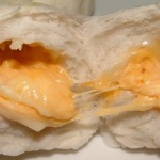 穀意起司拉絲饅頭 好的進口紐西蘭乳酪醇潤香還可以拉斯絲,穀意起司拉絲饅頭採用最好的進口紐西蘭乳酪製成,吃過會永遠繼續吃 特價：$15