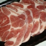 噶瑪蘭黑豚梅花豬排 約500g/盒，切1cm，約5片裝(不定重；每公斤售價$350元)