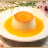 橙之美-百香果柳橙布丁 選用台灣百香果加上新鮮柳橙汁調製醬汁加上焦糖布丁