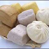 黑糖菜包 麵皮由麵粉加黑糖製成