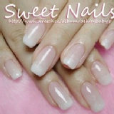 單色or璀璨漸層光療凝膠指甲+指緣護理，只要700元 特價：$700