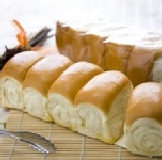 店長強烈推薦商品「奶香微波麵包」 完全純牛奶調製(完全不加水)奶香味濃特調拉蜜銷售人氣王【一包5入】