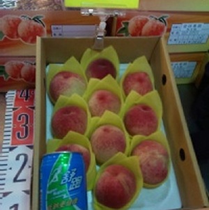 拉拉山水蜜桃10顆 特價：$500