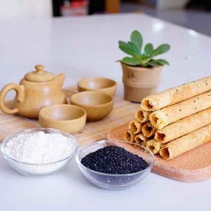 芝麻蛋捲 禮盒裝 (一箱7包 一包兩根)