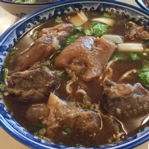 肉多多香辣嫩Q牛雙寶鍋 1.2kg (固形量500g)